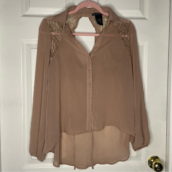 ⭐️(Large) Alexandra Bartlett nude collared button down blouse - Picture 1 of 5